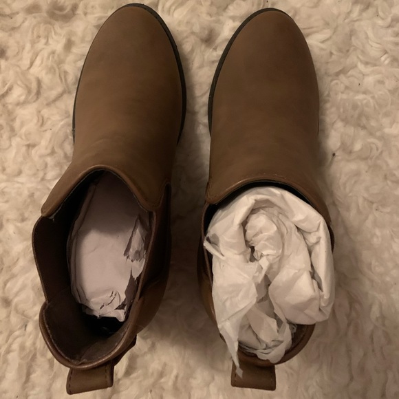 Morgan Rust Distressed Chelsea Boots - Picture 6 of 6